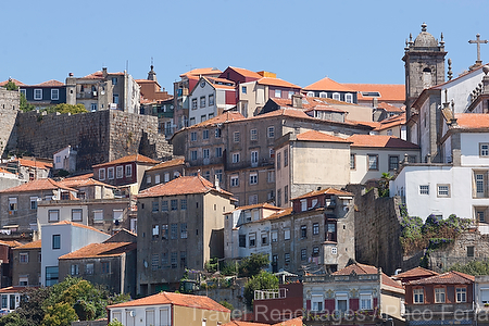 Europa;Portugal;Oporto;cultura;tradiciones;tradicional;casas_tradicionales;entorno_urbano;arquitectura;casas;viviendas;casco_antiguo