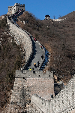 Asia;China;monumental_e_historico;civilizaciones;China_imperial;cultura;arte;estilos_arquitectonicos;estilo_Chino;patrimonio_humanidad;La_Gran_Muralla;monumentos;murallas;almena;almenas;merlon;naturaleza_y_medioambiente;medioambiental;montanas;montana