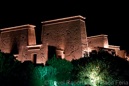 Africa;Egipto;monumental_e_historico;civilizaciones;antiguo_Egipto;monumentos_egipcios;cultura;arte;arte_antiguo;Arte_Egipcio;Templo_Philae;luz;iluminacion;noche;nocturno;vista_nocturna;de_noche;iluminacion_nocturna;nocturnas;estilos_arquitectonicos;arquitectura;estilo_ptolemaico