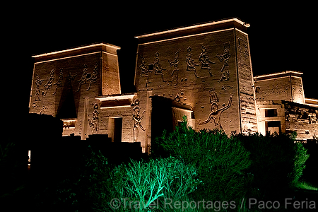 Africa;Egipto;monumental_e_historico;civilizaciones;antiguo_Egipto;monumentos_egipcios;cultura;arte;arte_antiguo;Arte_Egipcio;Templo_Philae;luz;iluminacion;noche;nocturno;vista_nocturna;de_noche;iluminacion_nocturna;nocturnas;estilos_arquitectonicos;arquitectura;estilo_ptolemaico