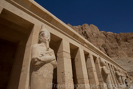 Africa;Egipto;monumental_e_historico;civilizaciones;antiguo_Egipto;monumentos_egipcios;cultura;arte;arte_antiguo;Arte_Egipcio;escultura;esculturas;arquitectura;columnas;Templo_reina_Hatshepsut