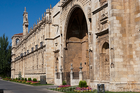 Europa;Espana;Castilla_y_Leon;Leon;monumental_e_historico;edificios_historicos;Monasterio_San_Marcos;hostal