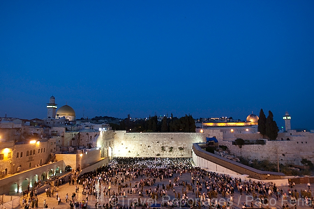 Asia;Proximo_Oriente;Israel;monumental_e_historico;ciudades_historicas;Jerusalen;lugares_historicos;El_muro_lamentaciones;gente;personas;sociedad;razas_y_etnias;Judio;judaismo;cultura;ritos_y_creencias;religion;religiones;creyentes;gente_rezando;rezar;naturaleza_y_medioambiente;medioambiental;paisajes;puesta_Sol;atardecer;ocaso;entorno_urbano;vista_nocturna;de_noche;iluminacion_nocturna;nocturnas;nocturno;horizonte