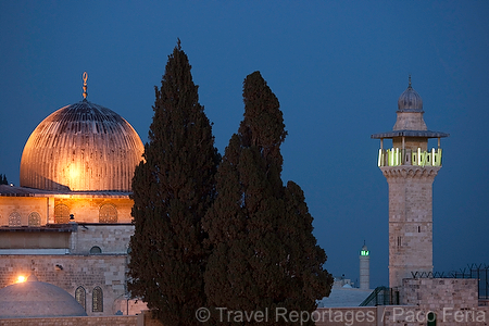 Asia;Proximo_Oriente;Israel;monumental_e_historico;ciudades_historicas;Jerusalen;naturaleza_y_medioambiente;medioambiental;paisajes;puesta_Sol;atardecer;ocaso;entorno_urbano;vista_nocturna;de_noche;iluminacion_nocturna;nocturnas;nocturno;colores;color;color_dominante;color_dorado;luz_dorada