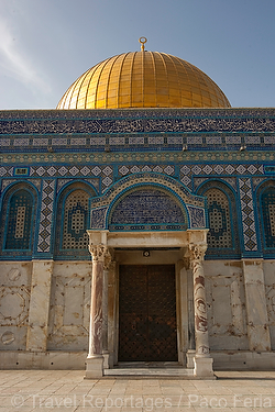 Asia;Proximo_Oriente;Israel;monumental_e_historico;ciudades_historicas;Jerusalen;lugares_historicos;Explanada_mezquitas;Monte_del_Templo;Cupula_Roca;edificios_religiosos;mezquita;colores;color;color_dominante;color_dorado;cupula_dorada