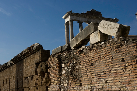 monumental_e_historico;ciudades_historicas;cultura;arte;arte_antiguo;Arte_Romano;estilos_arquitectonicos;estilo_Romano;civilizaciones;cultura_Romana;monumentos;monumentos_en_ruinas;ruinas_arqueologicas;entorno_urbano;arquitectura;arquitectura_romana;el_foro_romano