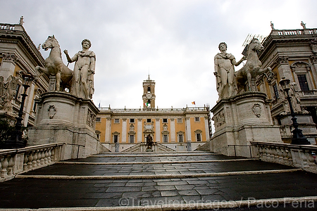 monumental_e_historico;ciudades_historicas;cultura;arte;arte_antiguo;Arte_Romano;estilos_arquitectonicos;estilo_Romano;civilizaciones;cultura_Romana;monumentos;esculturas;escultura;entorno_urbano;mobiliario_urbano;esculturas_marmol;estilos_artisticos;estilo_renacentista;renacimiento;Miguel_Angel;Michelangelo;Plaza_del_Campidoglio;colina_Capitolina