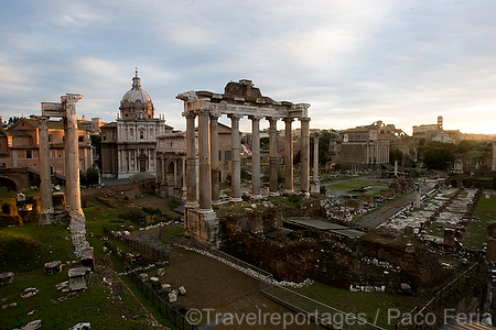 monumental_e_historico;ciudades_historicas;cultura;arte;arte_antiguo;Arte_Romano;estilos_arquitectonicos;estilo_Romano;civilizaciones;cultura_Romana;naturaleza_y_medioambiente;medioambiental;paisajes;salida_del_Sol;al_alba;amanecer;luz;iluminacion;contraluz;monumentos;monumentos_en_ruinas;ruinas_arqueologicas;entorno_urbano;arquitectura;arquitectura_romana;el_foro_romano