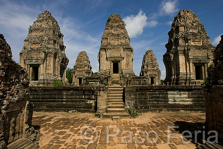 Asia;Camboya;Sudeste_Asiatico;cultura;ritos_y_creencias;religiones;religion;Budismo;monumental_e_historico;monumentos;civilizaciones;Khmer;Jemer;edificios_religiosos;templo;templos;Budista;tropico;zonas_tropicales;templos_Angkor;Pre_Rup;civilizacion_Jemer;monumentos_en_ruinas;ruinas_arqueologicas