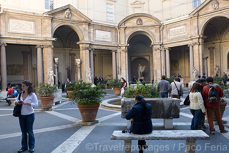 monumental_e_historico;ciudades_historicas;cultura;arte;arte_antiguo;Arte_Romano;estilos_arquitectonicos;estilo_Romano;civilizaciones;cultura_Romana;monumentos;esculturas;escultura;museos;museos_del_Vaticano;ocio;visitas_turisticas;turista;turistas;visitas_monumentos;gente;personas;sociedad