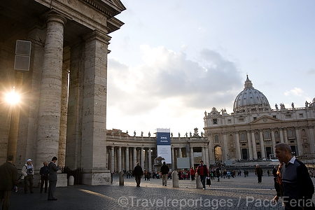 monumental_e_historico;ciudades_historicas;edificios_religiosos;basilica;basilica_San_Pedro;cultura;ritos_y_creencias;religion;religiones;Cristianismo;catolicos;catolicismo;la_plaza_San_Pedro;naturaleza_y_medioambiente;medioambiental;paisajes;puesta_Sol;atardecer;ocaso