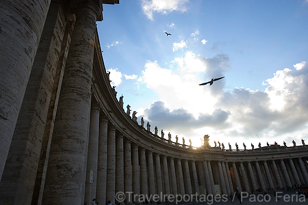 monumental_e_historico;ciudades_historicas;edificios_religiosos;basilica;basilica_San_Pedro;cultura;ritos_y_creencias;religion;religiones;Cristianismo;catolicos;catolicismo;la_plaza_San_Pedro;naturaleza_y_medioambiente;medioambiental;paisajes;puesta_Sol;atardecer;ocaso