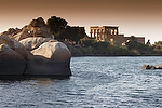 Africa;Egipto;monumental_e_historico;civilizaciones;antiguo_Egipto;monumentos_egipcios;cultura;arte;arte_antiguo;Arte_Egipcio;Templo_Philae;estilos_arquitectonicos;arquitectura;estilo_ptolemaico