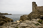 Europa;Espana;Cantabria;naturaleza_y_medioambiente;medioambiental;masas_agua;agua;mares_y_oceanos;mar;mar_cantabrico;paisajes;paisaje_marino;acantilado;monumentos_en_ruinas;rocas;climatologia;clima;cielo;cielo_dramatico;nubes_tormenta