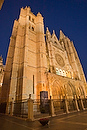 Europa;Espana;Castilla_y_Leon;Leon;monumental_e_historico;edificios_religiosos;catedrales;catedral;catedral_gotica;Santa_Maria_Regla;pulchra_leonina;vista_nocturna;de_noche;iluminacion_nocturna;nocturnas;nocturno