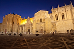 Europa;Espana;Castilla_y_Leon;Leon;monumental_e_historico;edificios_religiosos;basilica;iglesia;colegiata_San_Isidoro;cultura;arte;arte_antiguo;Romanico;vista_nocturna;de_noche;iluminacion_nocturna;nocturnas;nocturno