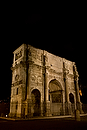 monumental_e_historico;ciudades_historicas;naturaleza_y_medioambiente;medioambiental;paisajes;paisaje_nocturno;ruinas_arqueologicas;arqueologia;restos_arqueologicos;Ruinas_Romanas;arco_romano;arco_Constantino;colores;color;color_dominante;color_dorado;luz_dorada