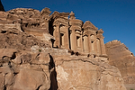 Asia;Proximo_Oriente;Jordania;monumental_e_historico;ciudades_historicas;Petra;ruinas_arqueologicas;arqueologia;restos_arqueologicos;civilizaciones;Nabateos;montanas;montana;monumentos_historicos;templo;monasterio;monasterios;estilos_arquitectonicos;arquitectura;columnas;naturaleza_y_medioambiente;medioambiental;paisajes;roca;rocas