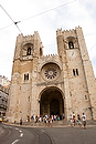 Europa;Portugal;Lisboa;monumental_e_historico;edificios_religiosos;catedrales;catedral;arquitectura;estilo_Romanico;arte_Romanico;entorno_urbano;casco_antiguo